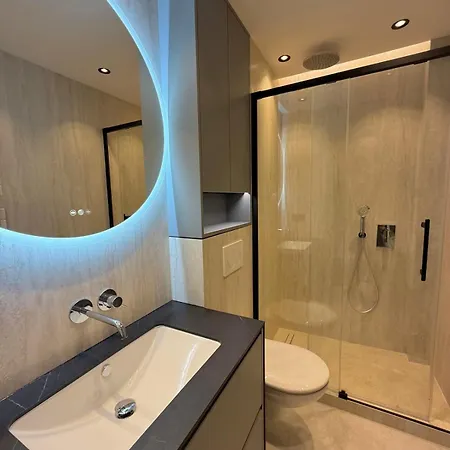 Les Pins - For 2 People - Wifi & Parking *