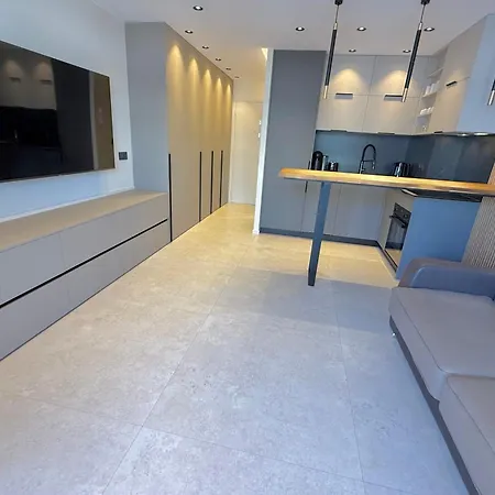 Les Pins - For 2 People - Wifi & Parking Appartement