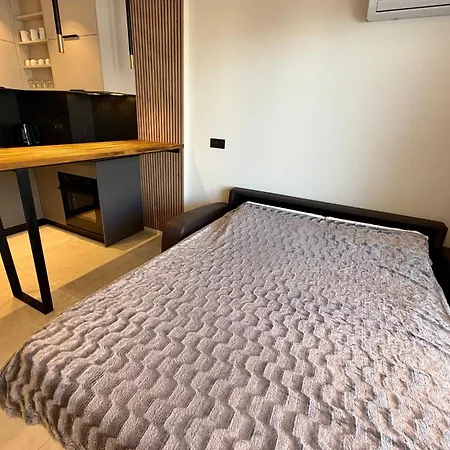 Les Pins - For 2 People - Wifi & Parking Apartment *