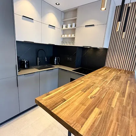 Les Pins - For 2 People - Wifi & Parking